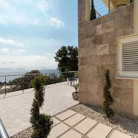 Pearl Of Korkyra Blato